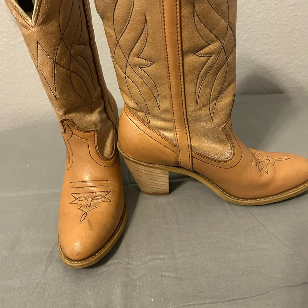 Dingo Tan Western Heeled Boots - Picture 2 of 5
